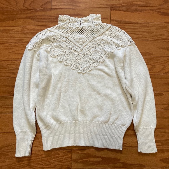 Vintage Sweaters - Vintage heavyknit cream sweater women’s small